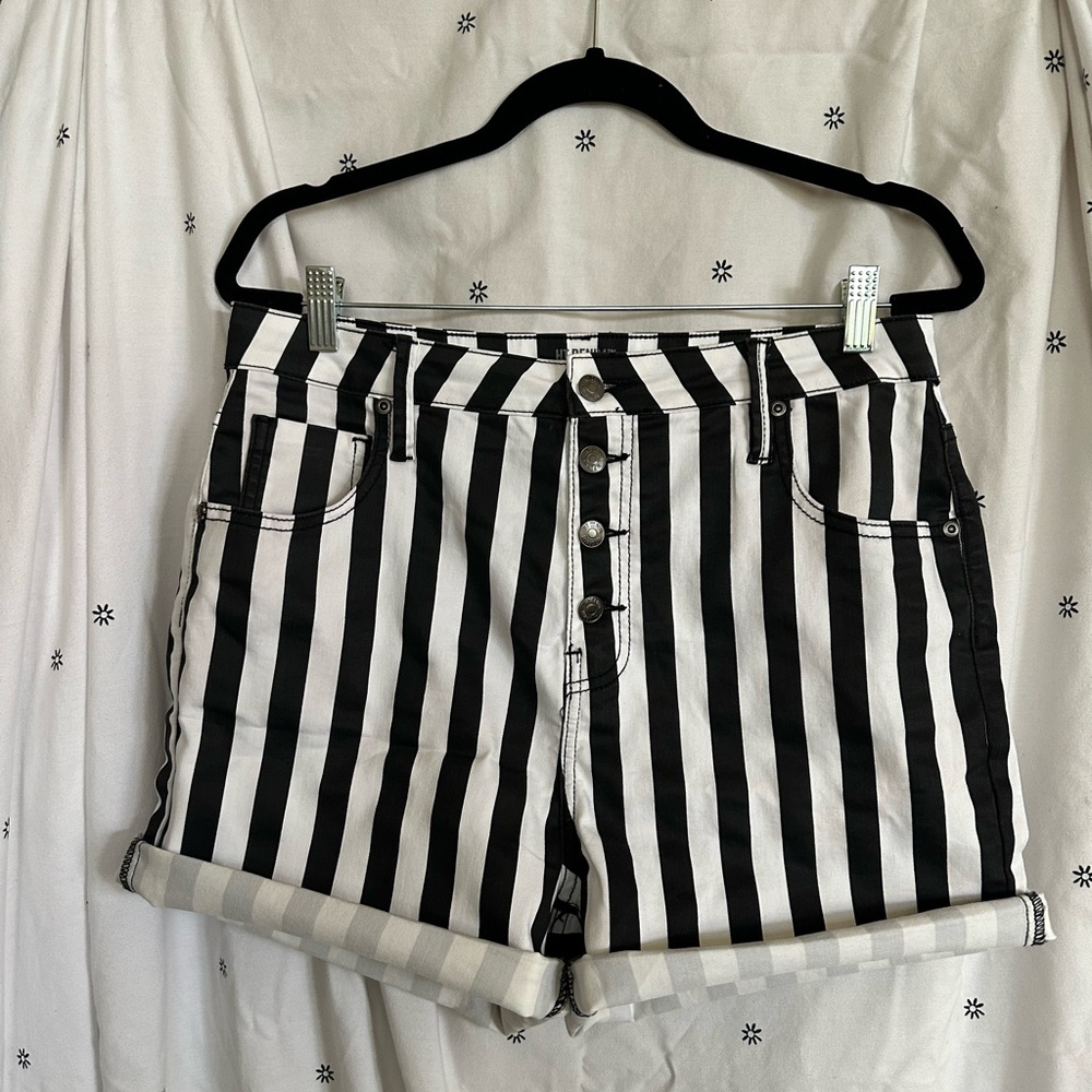 Hot Topic Black and White Striped, High Waisted Shorts